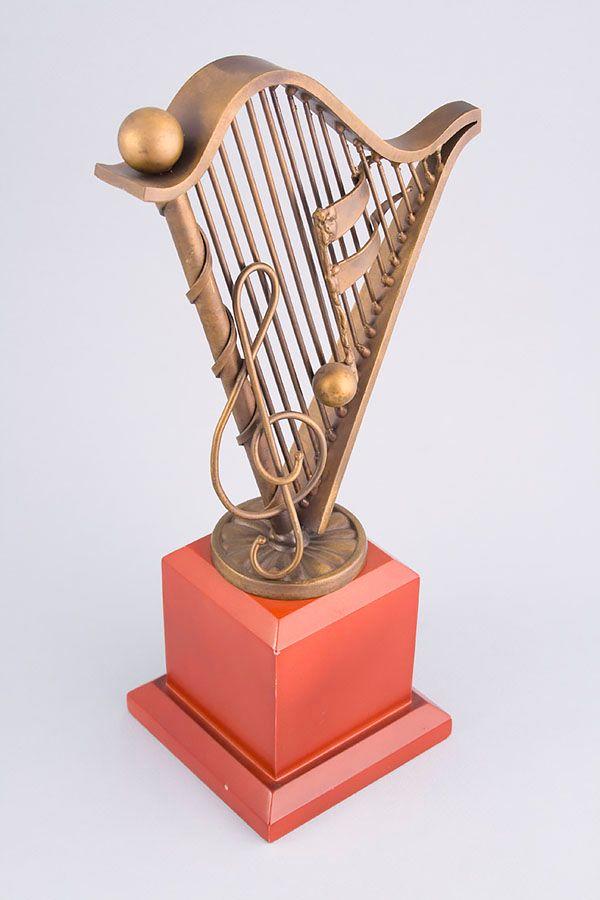 Trophées en métal -  MET010