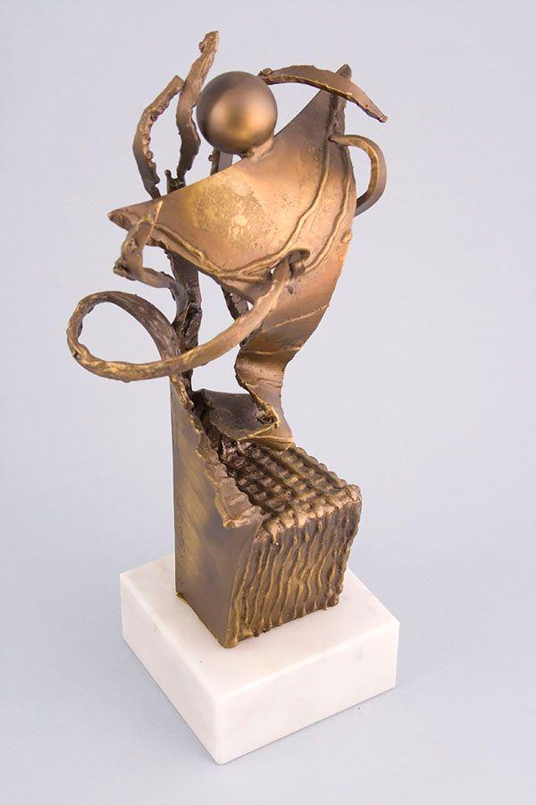 Trophées en métal -  MET014