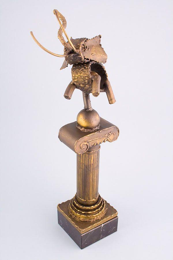 Trophées en métal -  MET017
