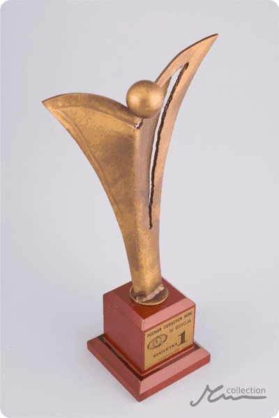Trophées en métal -  MET028