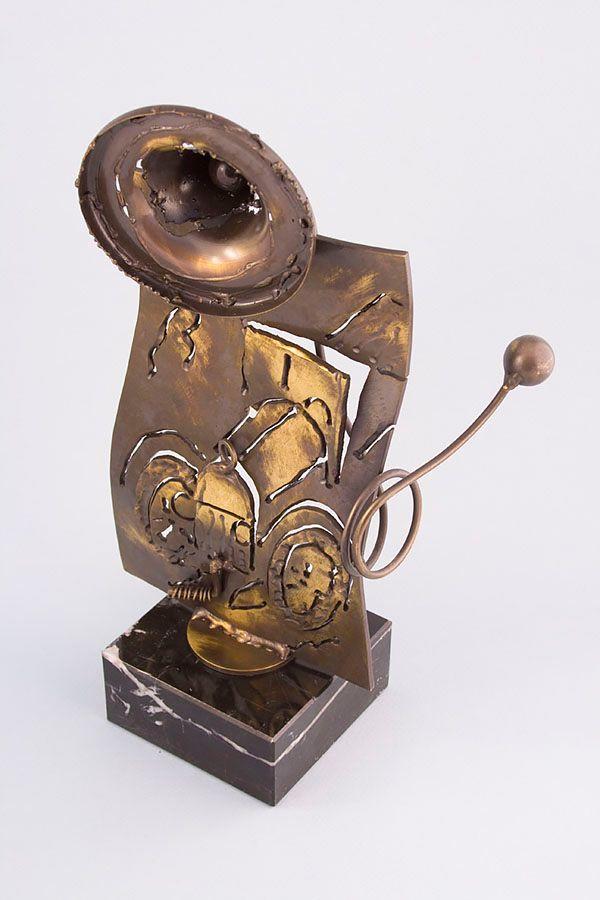Trophées en métal -  MET004