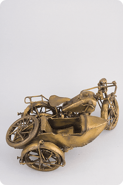 Trophées en métal -  MET076