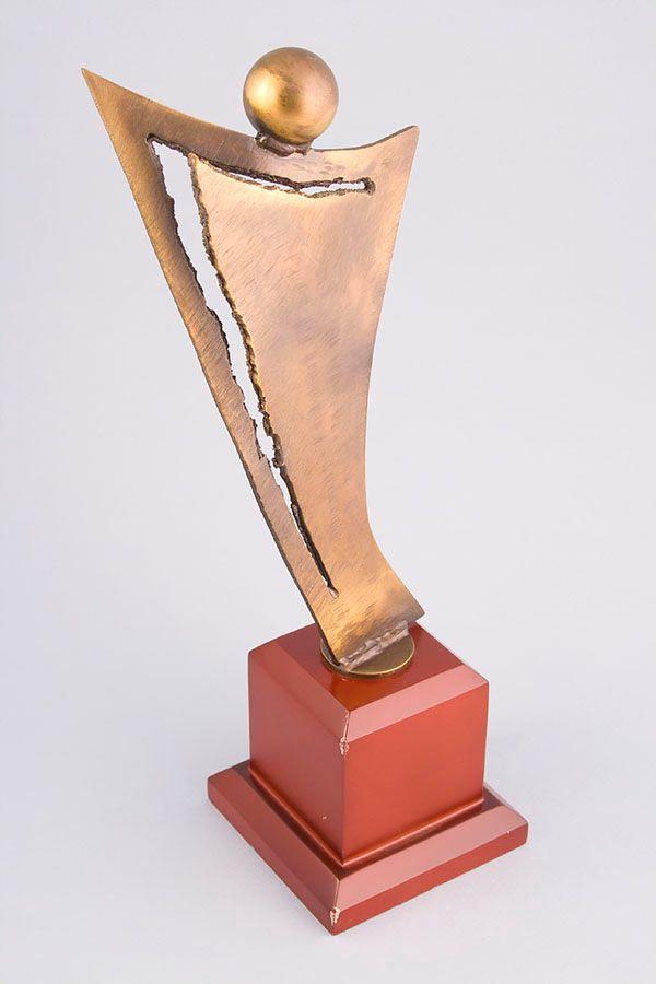 Trophées en métal -  MET008