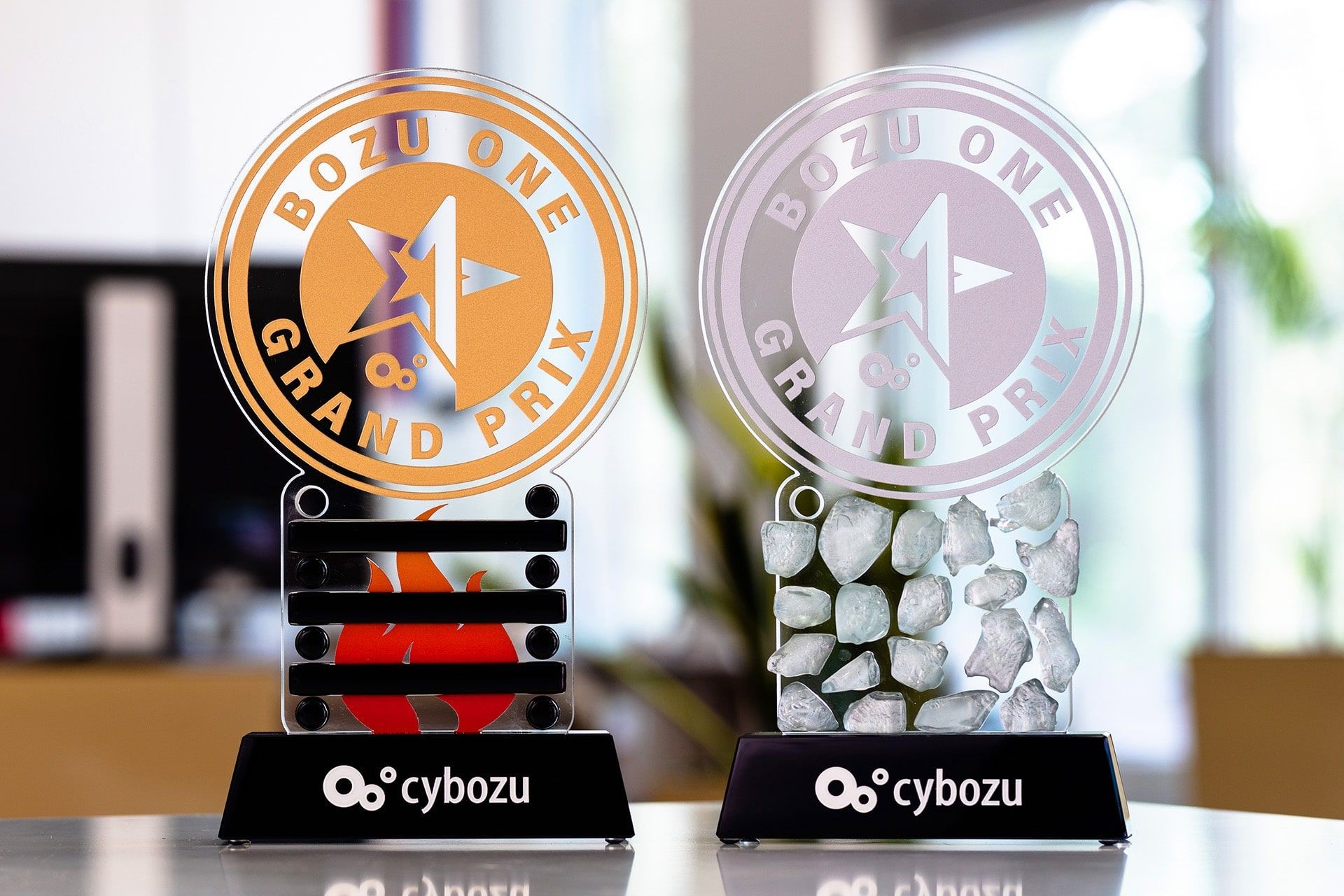 statuetka szklo Cybozu glasso
